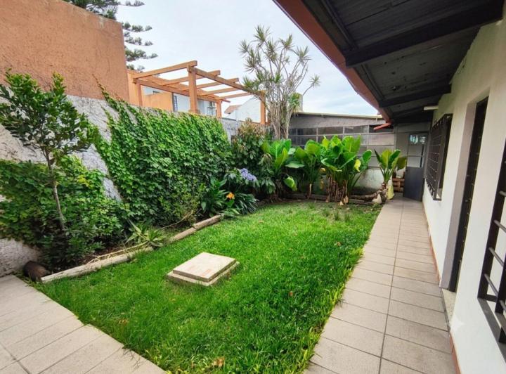 Casa · 133m² · 6 Ambientes · 1 Cochera