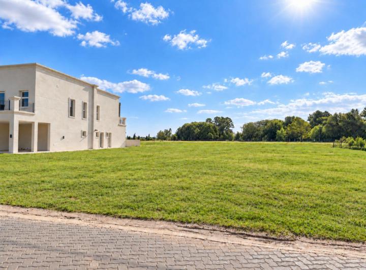 Terreno · 882m²