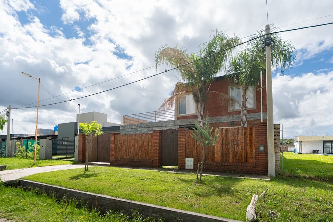 CASA EN VENTA EN CAMPIÑAS DE PIÑERO 3 DORMITORIOS