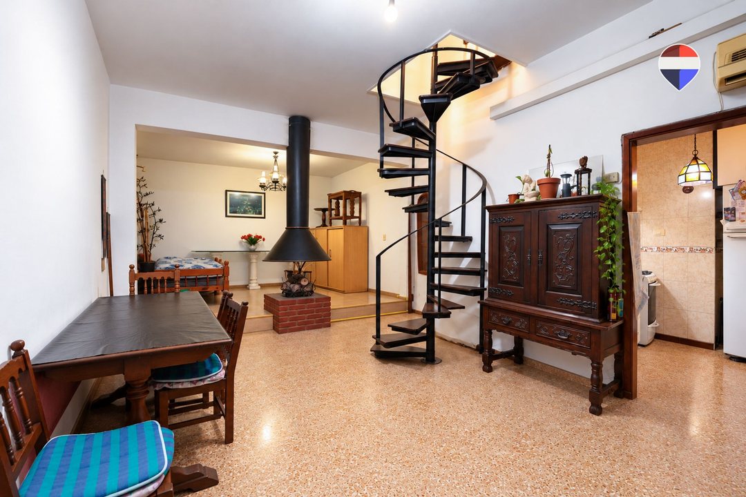 VENTA PH 2 AMBIENTES EN PIÑEYRO CON COCHERA
