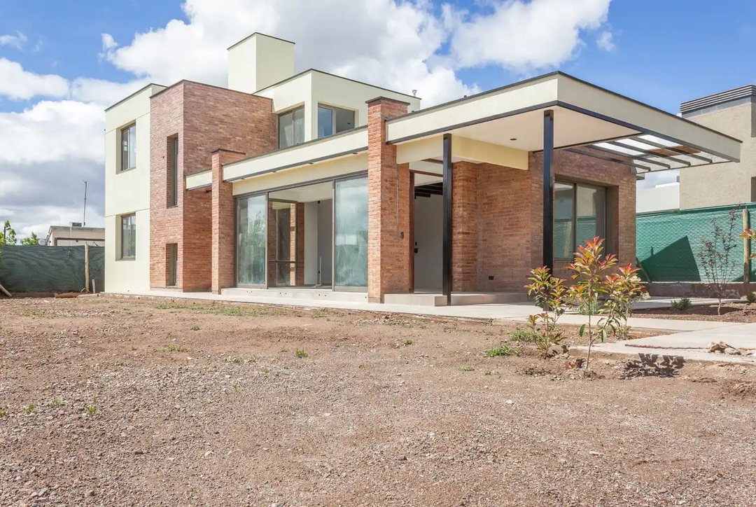 VENTA CASA A ESTRENAR LAR DE VIEYTES lll