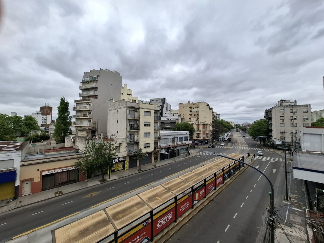 DEPARTAMENTO ALQUILER 4 AMBIENTES FLORESTA BALCON