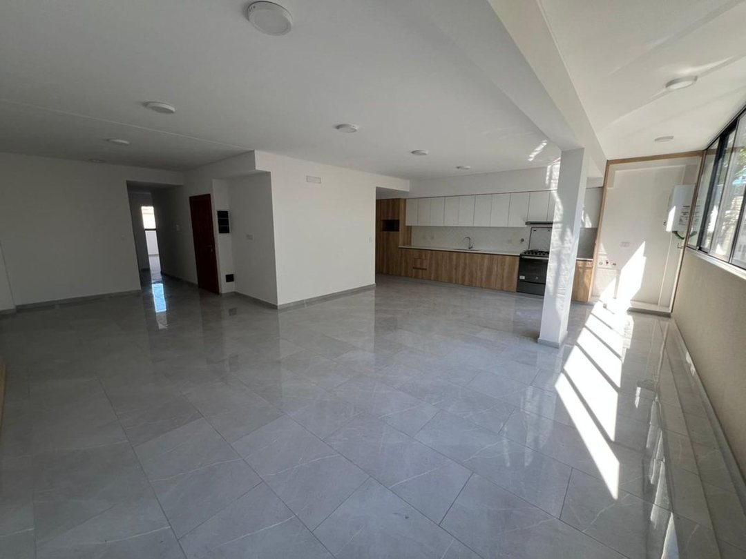 ESPECTACULAR PISO CUATRO AMBIENTES EN SAN ANDRÉS