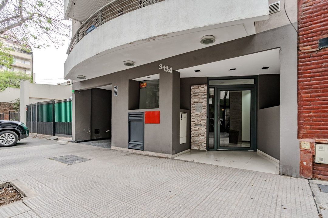 MONOAMBIENTE DIVIDIDO 8° PISO BALCON Y 3 COCHERAS