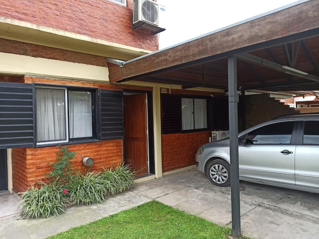 VENTA DE CASA FAMILIAR - BELEN DE ESCOBAR
