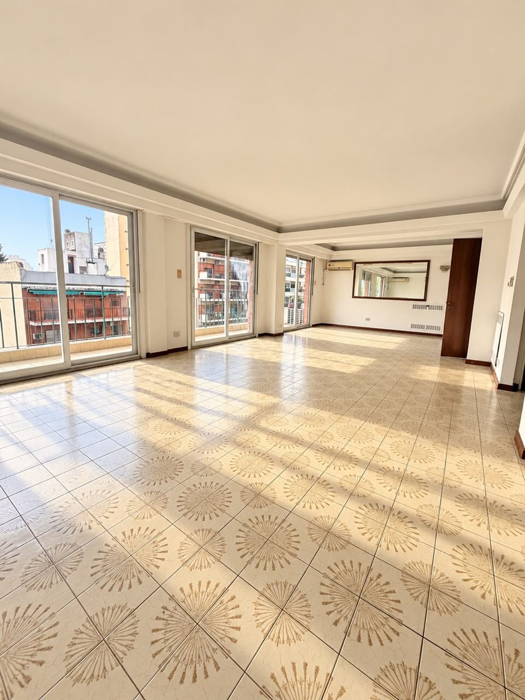 VENTA PISO 6 AMB CON DEP, COCHERA 2 AUTOS FLORES