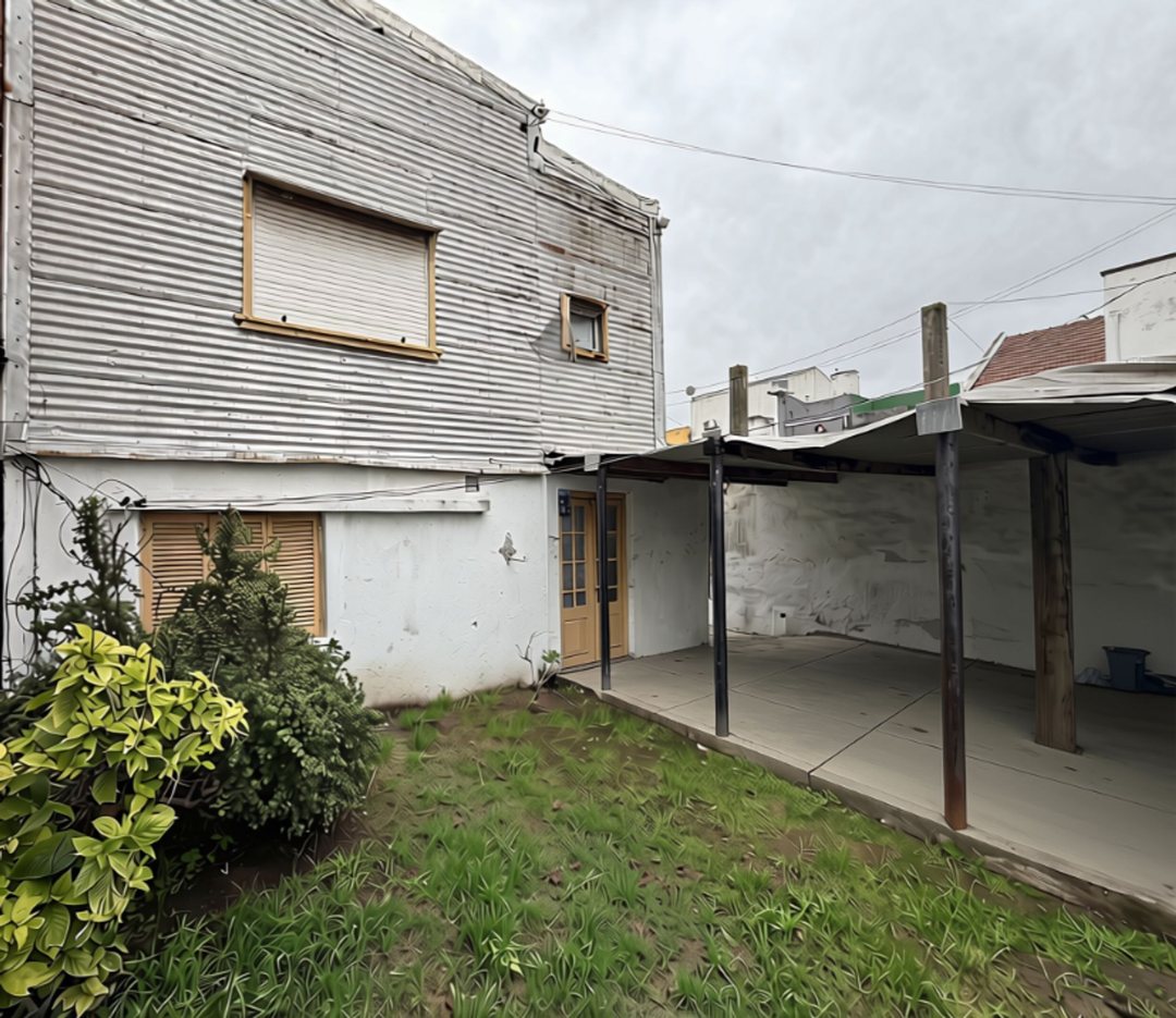 VENTA CASA 5 AMB LOTE 225M2 SARANDI AVELLANEDA