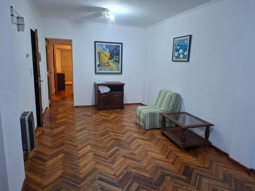 ALQUILER SEMIPISO  DOS DORMITORIOS CENTRO