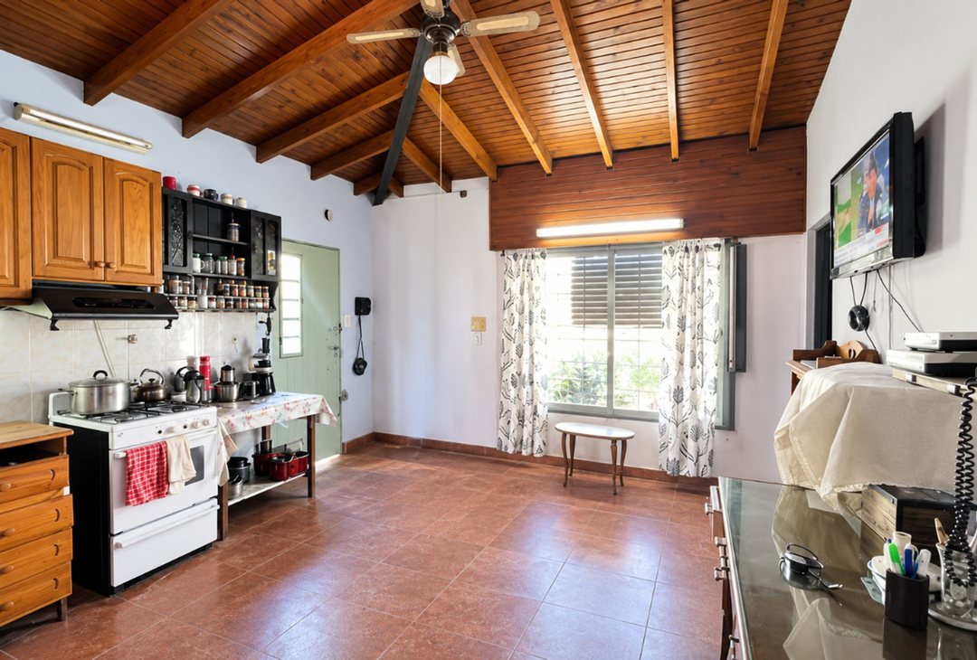 CASA EN VENTA CON PARQUE VILLA ELVIRA