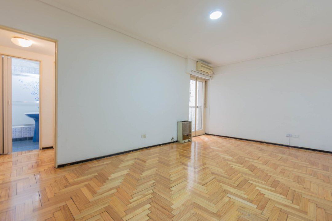 DEPTO 2 AMB EN VENTA FLORES 46M2 LAVADERO INDEP