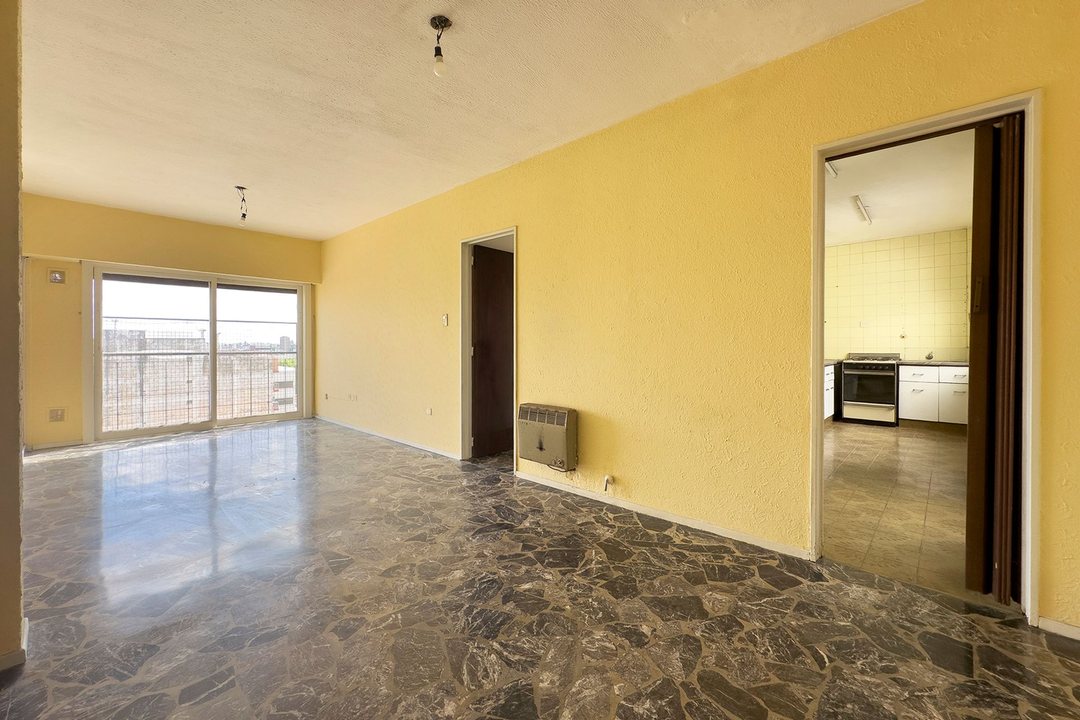 Venta Departamento 3 ambientes c/baulera Flores