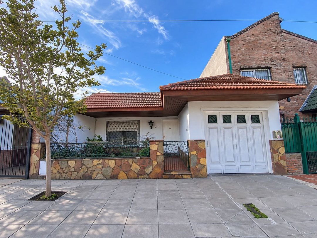 VENTA CASA SAN FERNANDO 3 AMB COCHERA PILETA