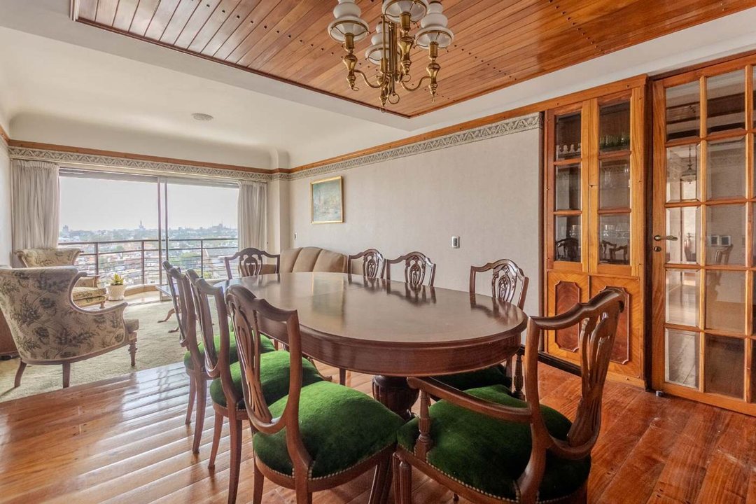 VENTA SEMIPISO 4 Amb c/ Dep, Cochera en Crucesita
