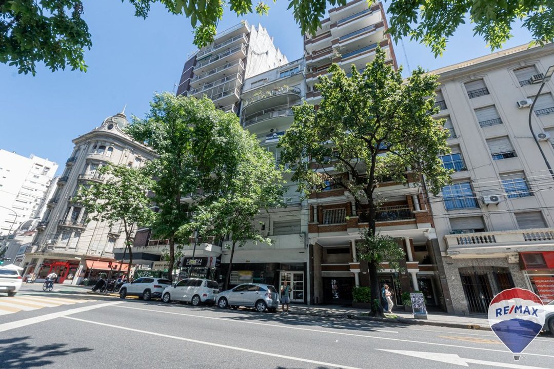VENTA Depto. 4 AMBIENTES con PATIO a Refaccionar