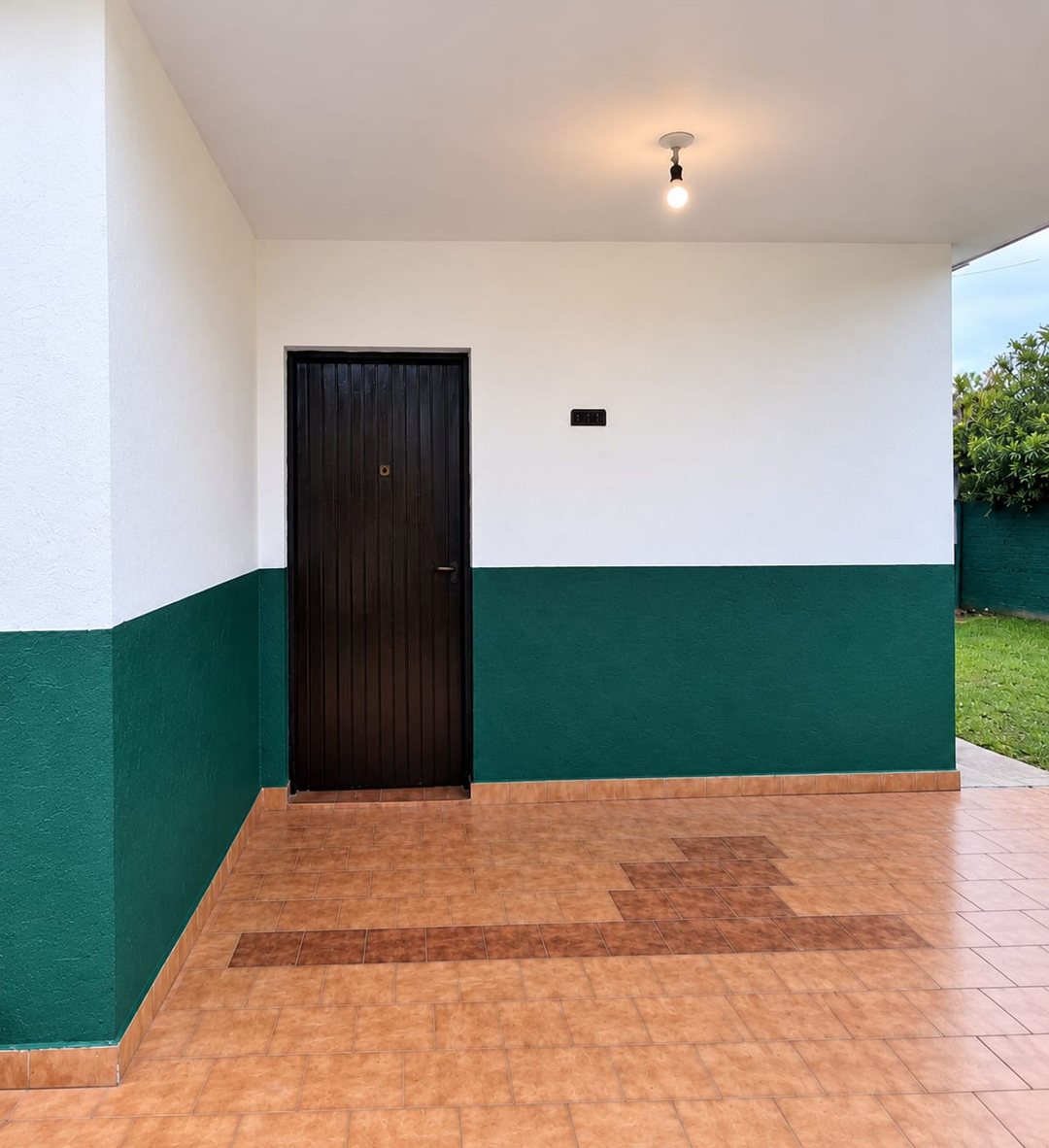 CASA EN ALQUILER EN MUÑIZ CON PATIO CON JARDIN
