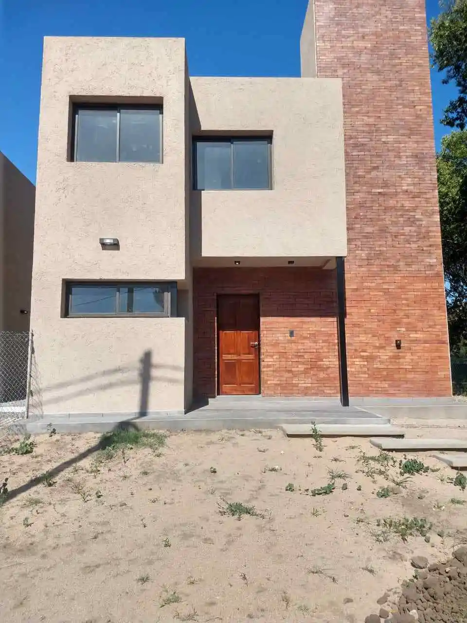 Se ALQUILA depto en Villa Catalina sobre E53