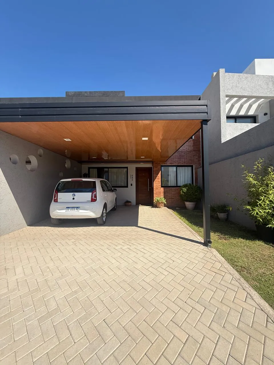 Alquilo Duplex 3 Dorm. - Terrazas de Manantiales - Loza Radiante - Dorm. en Planta Baja