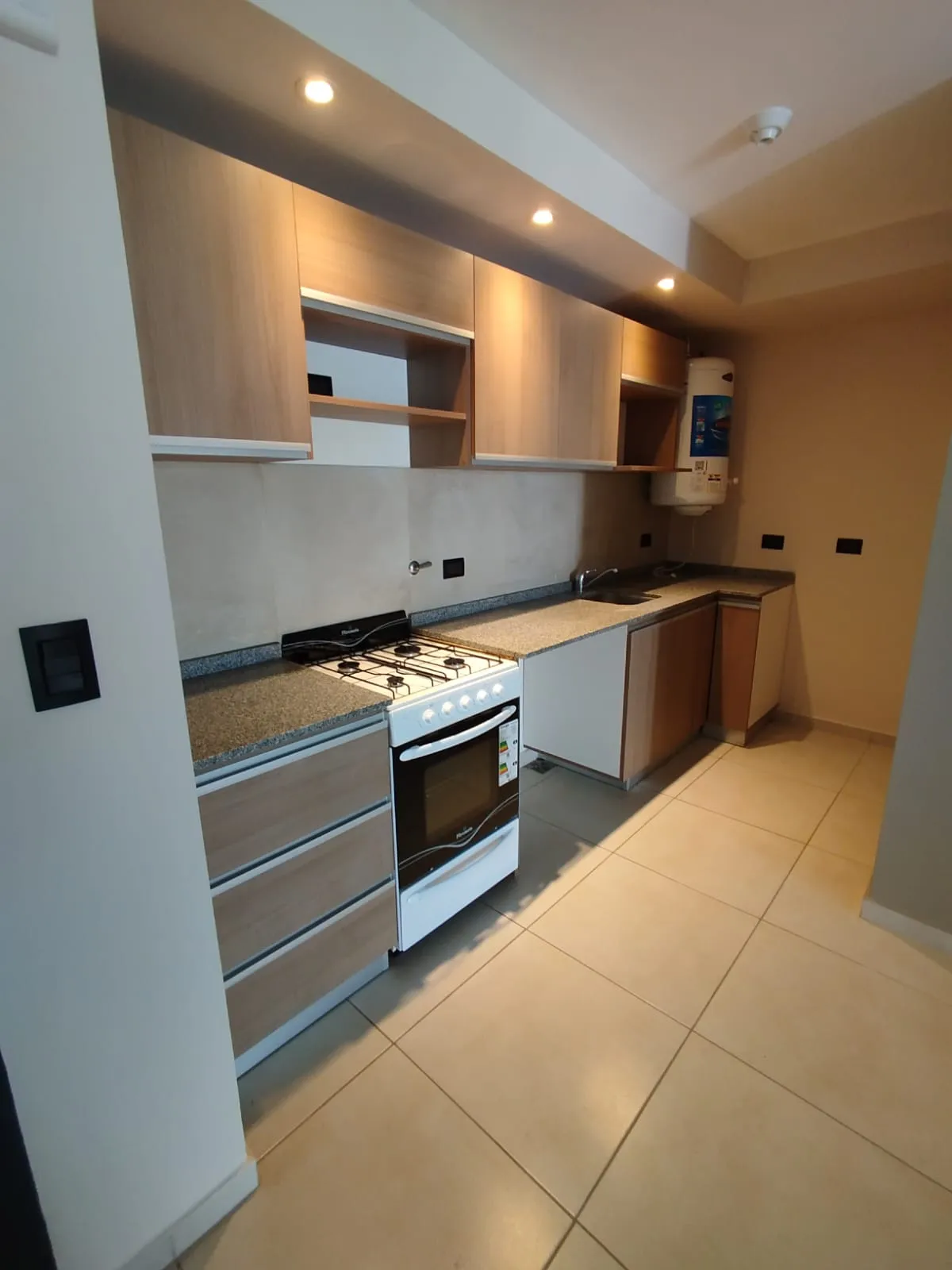 ALQUILER DPTO 1 DORMITORIO C PATIO // ALTO ALBERDI