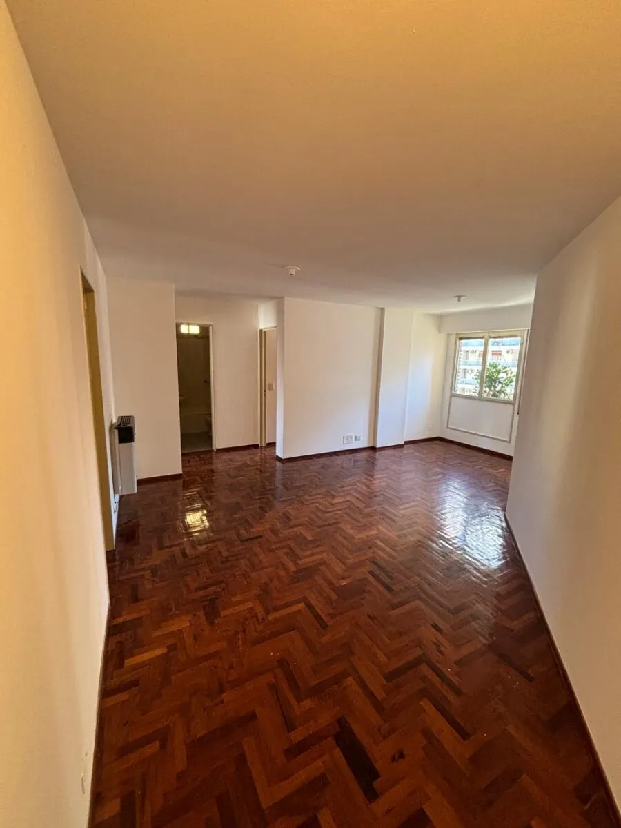 ¡HERMOSO Y ESPACIOSO DEPARTAMENTO AL FRENTE EN ALQUILER!