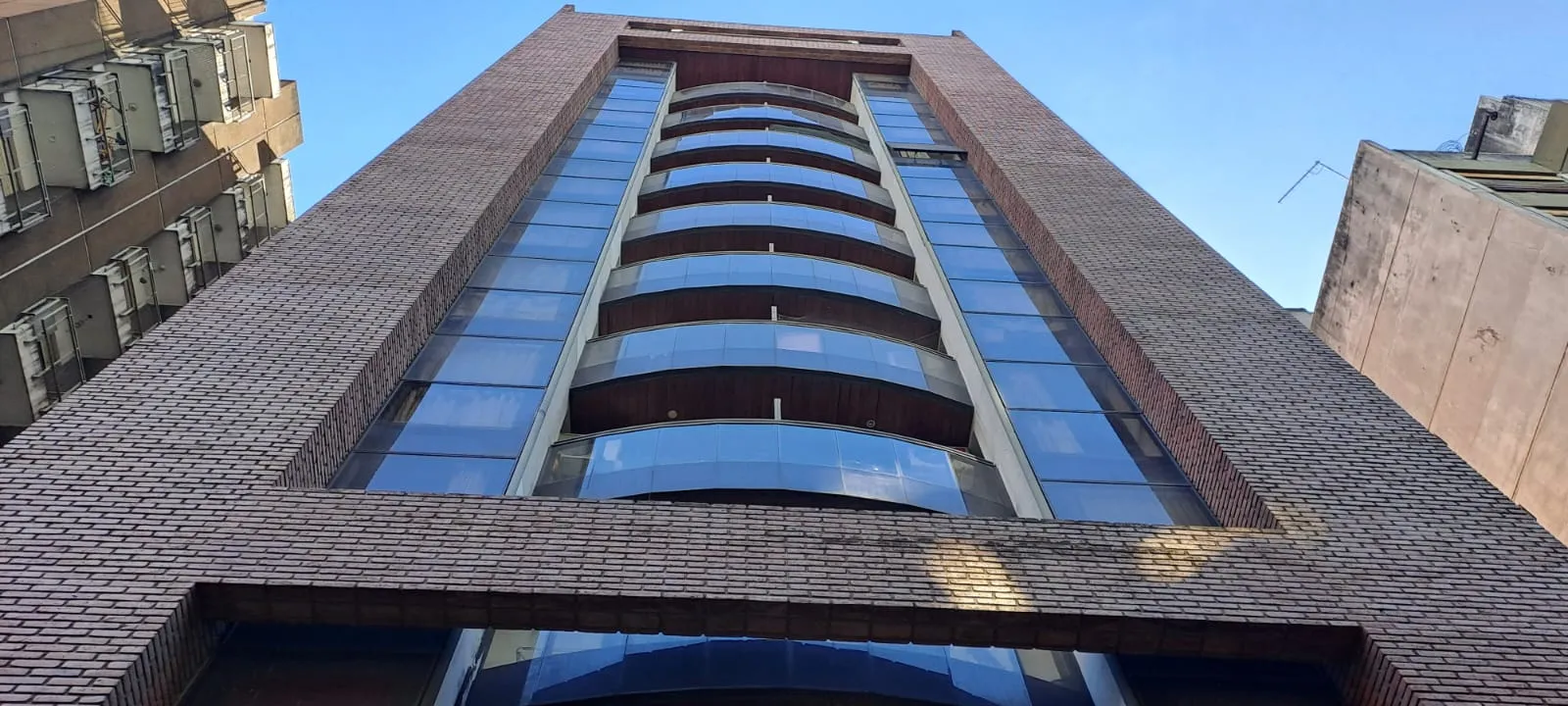 ALQUILO NVA CBA BV ILLIA 329 ESQ AV CHACABUCO 1 DORMITORIO BALCON !!