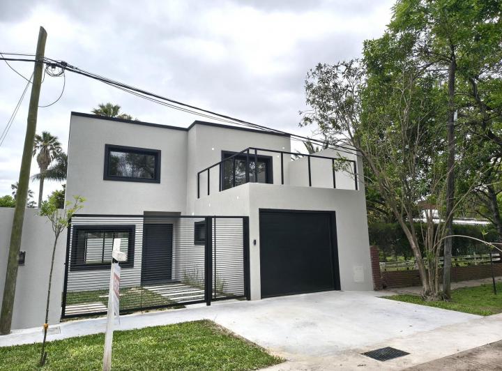 Casa · 191m² · 5 Ambientes · 1 Cochera