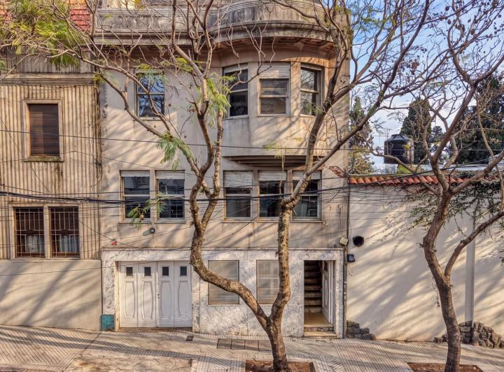 Casa · 345m² · 11 Ambientes · 1 Cochera
