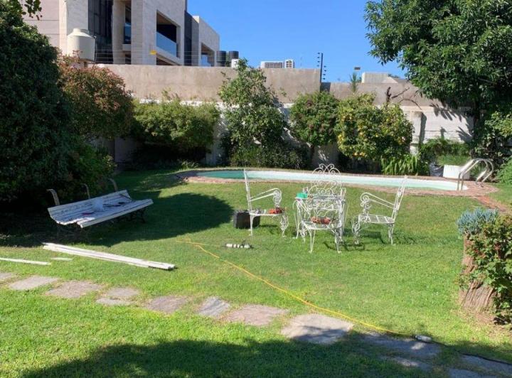 Casa · 322m² · 5 Ambientes · 2 Cocheras