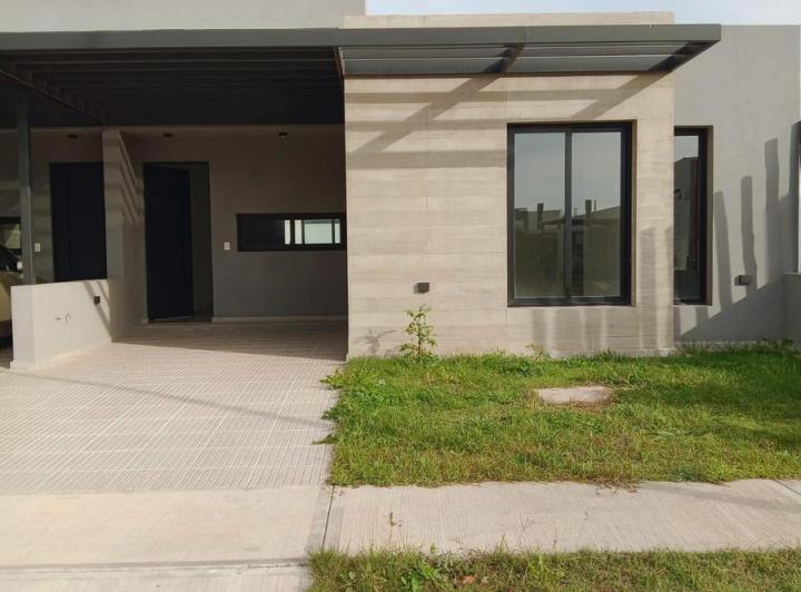 Casa · 186m² · 3 Ambientes · 2 Cocheras