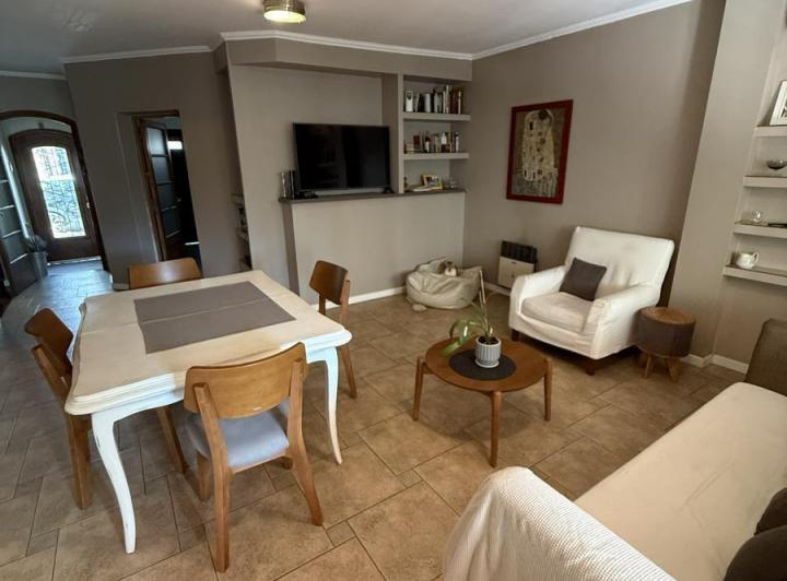 Casa · 144m² · 5 Ambientes · 1 Cochera