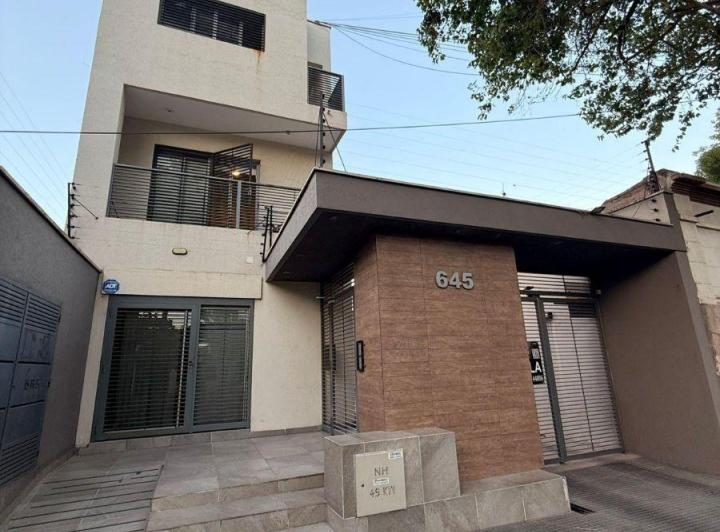 Departamento · 75m² · 5 Ambientes · 1 Cochera