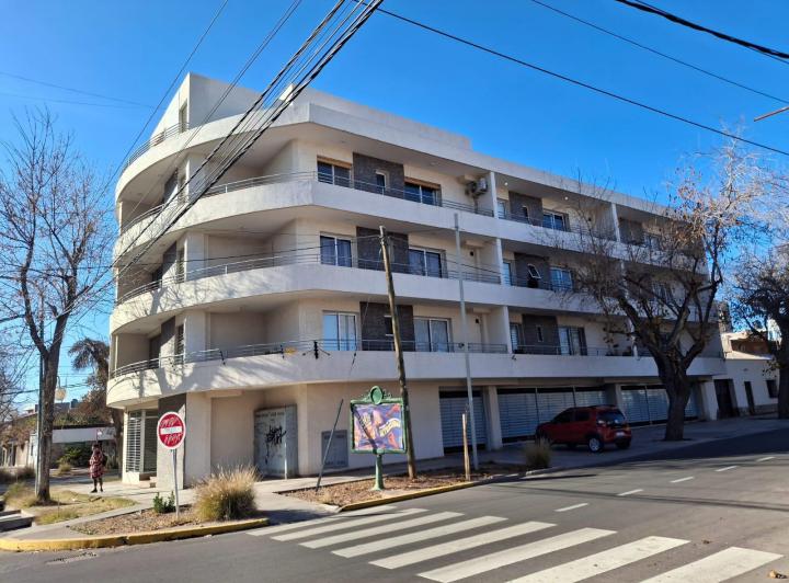 Departamento · 45m² · 3 Ambientes · 1 Cochera