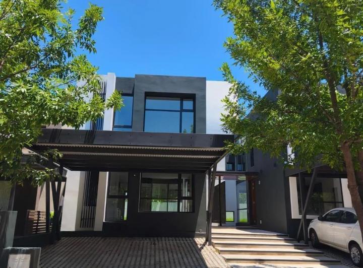 Casa · 190m² · 7 Ambientes · 2 Cocheras