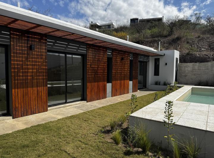 Casa · 311m² · 6 Ambientes