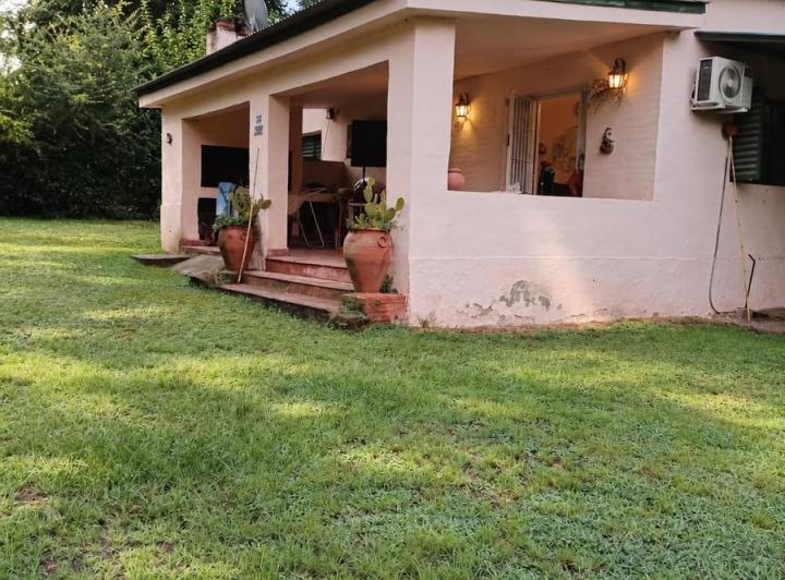 Casa · 1600m²