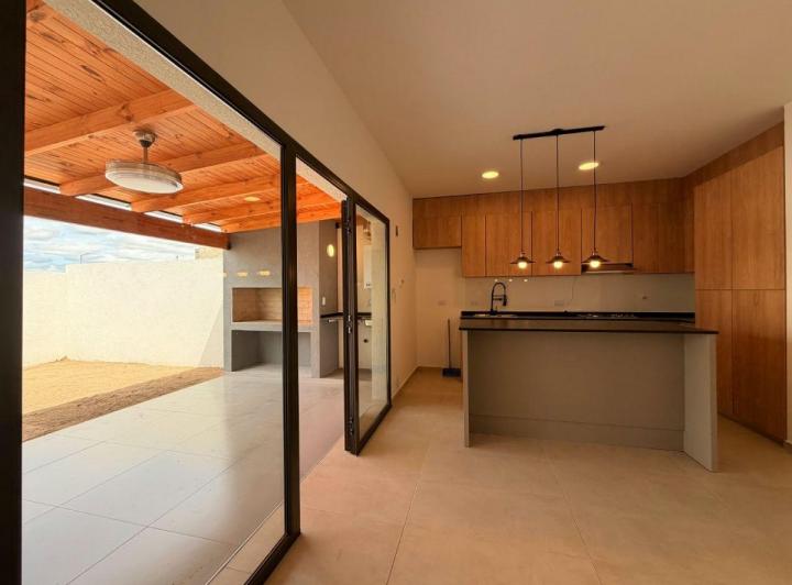 Casa · 110m² · 3 Ambientes · 1 Cochera