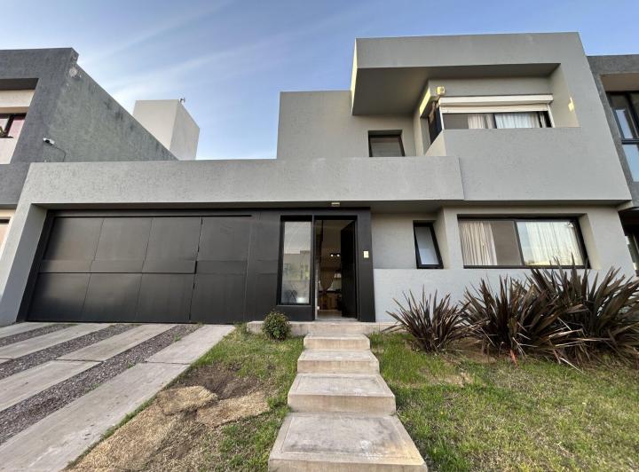 Casa · 144m² · 3 Ambientes