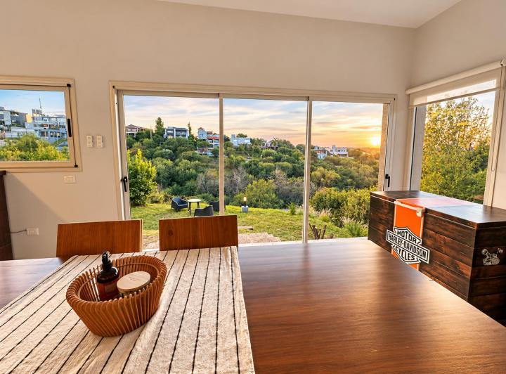 Casa · 750m² · 9 Ambientes · 2 Cocheras