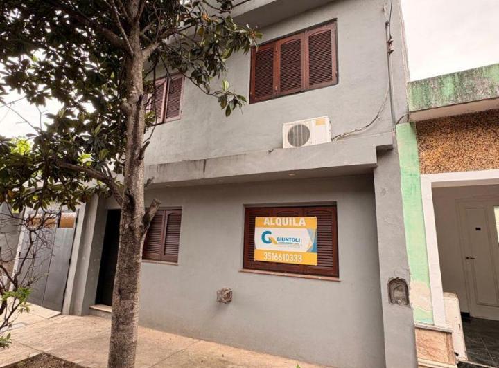 Casa · 110m² · 5 Ambientes · 1 Cochera