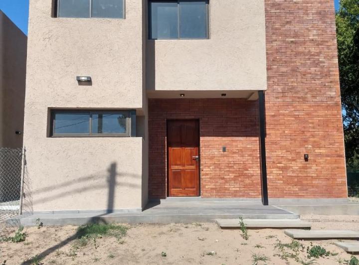 Casa · 90m² · 5 Ambientes