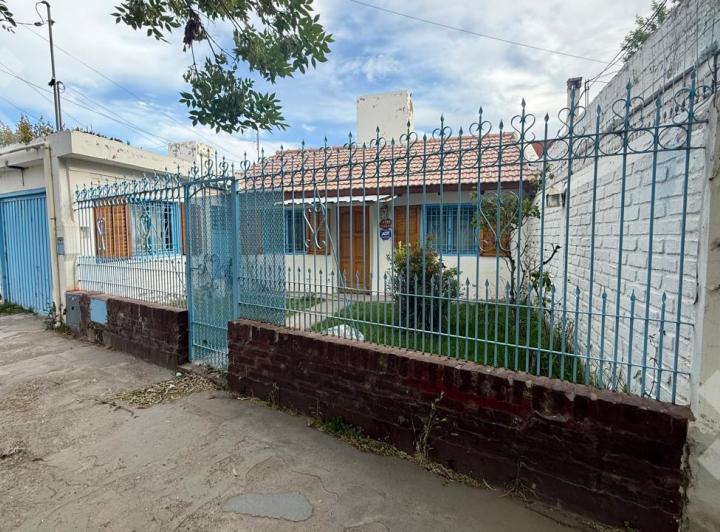 Casa · 280m² · 4 Ambientes · 1 Cochera