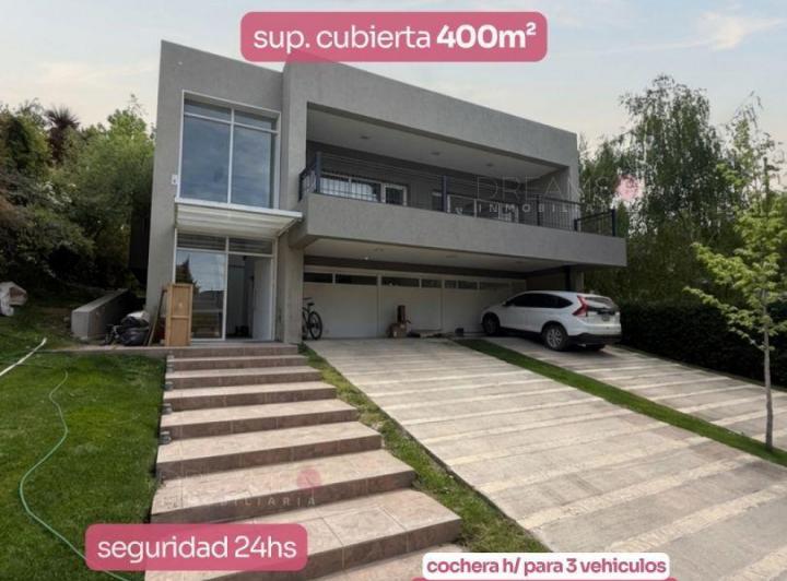 Casa · 400m² · 3 Dormitorios · 3 Cocheras