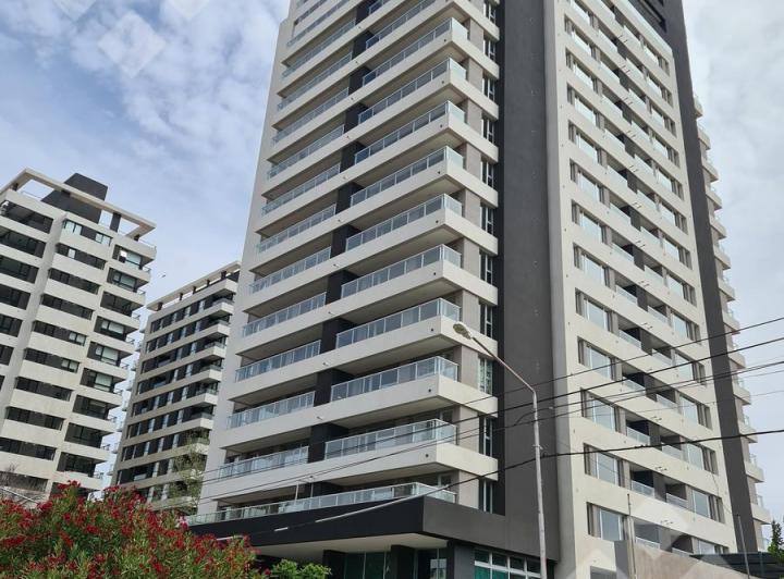 Departamento · 220m² · 4 Ambientes · 2 Cocheras