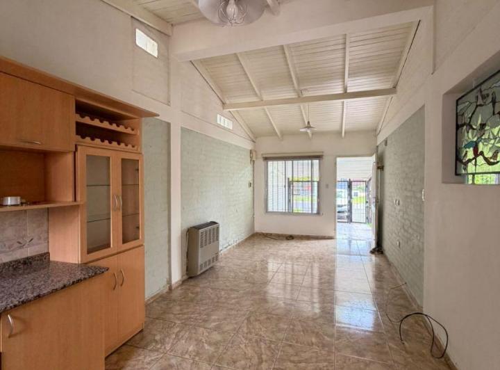 Casa · 90m² · 2 Ambientes · 1 Cochera