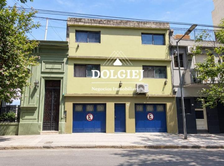 Terreno · 649m² · 5 Ambientes · 2 Cocheras