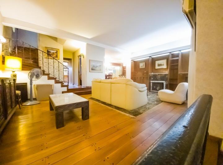 PH · 223m² · 8 Ambientes · 2 Cocheras