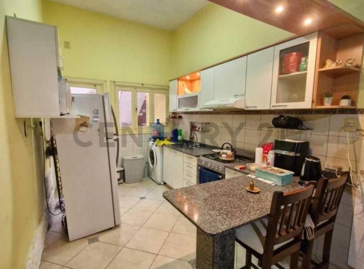 Casa · 180m² · 4 Ambientes · 1 Cochera