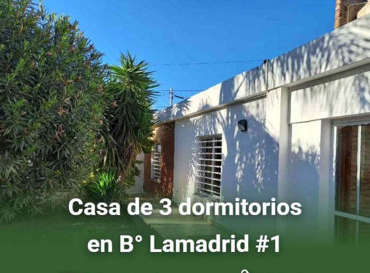 Casa · 225m² · 9 Ambientes · 1 Cochera