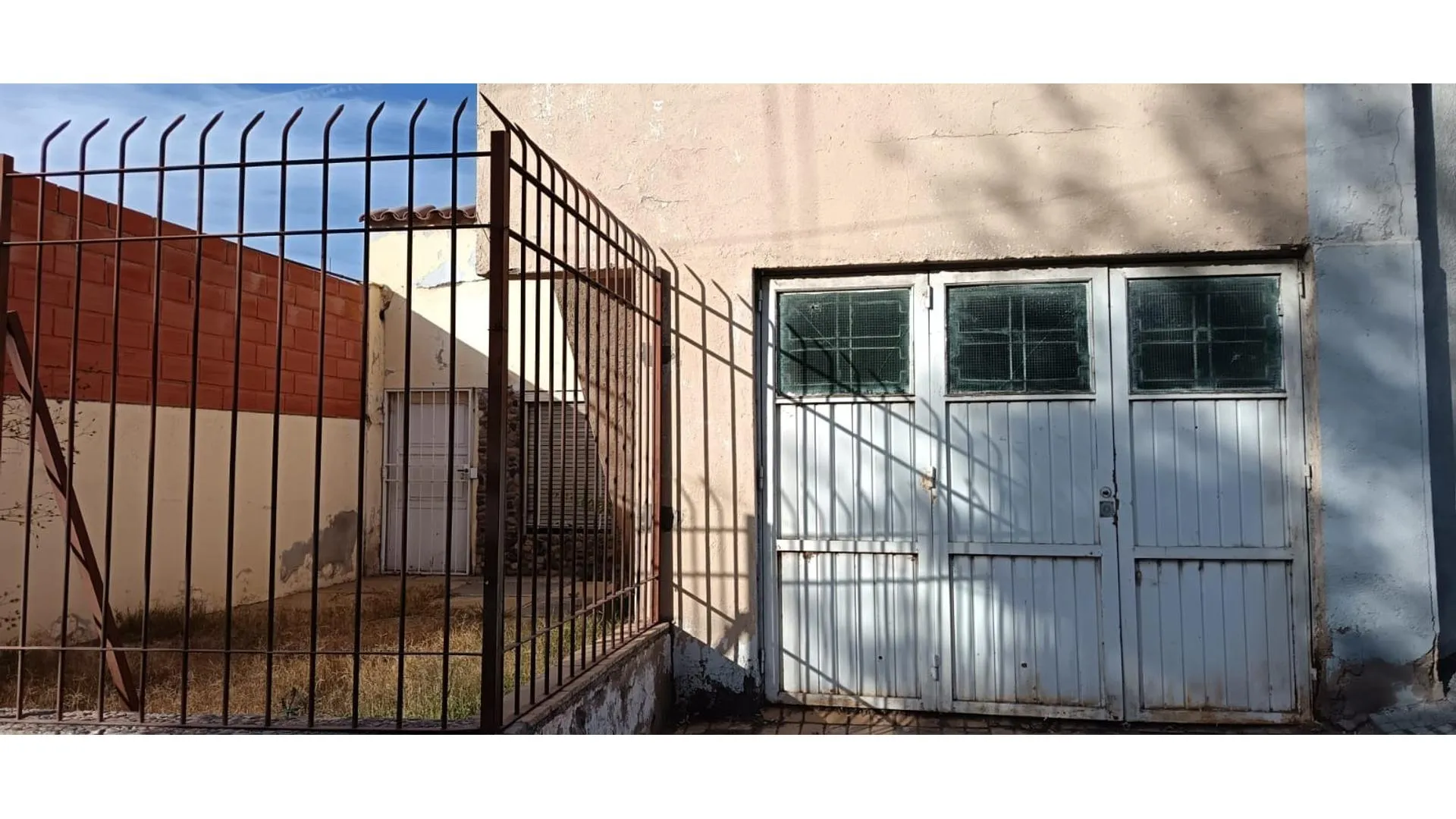 Terreno/ casa estado demolición, zona centro Godoy Cruz.