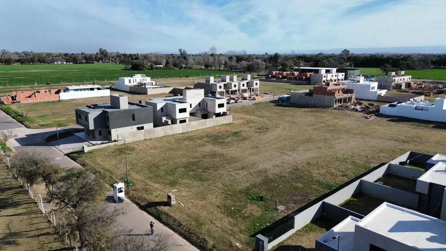 DUEÑO.LOTE EN VENTA EN BARRIO SAN GUILLERMO ZONA SUR