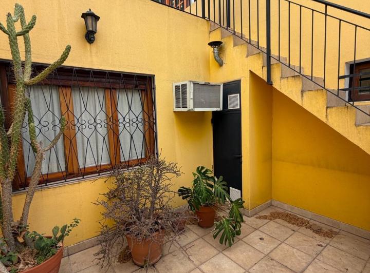 Casa · 240m² · 6 Ambientes